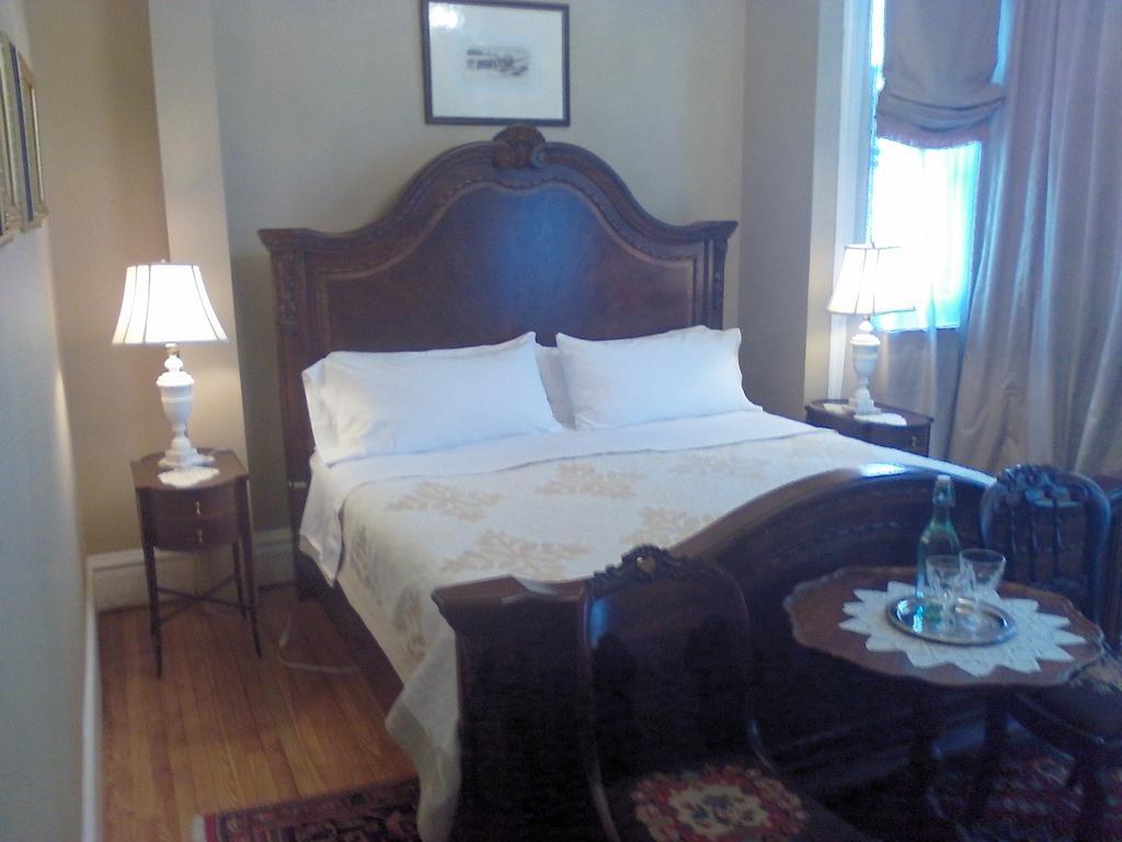 A Kingston Bed & Breakfast Εξωτερικό φωτογραφία